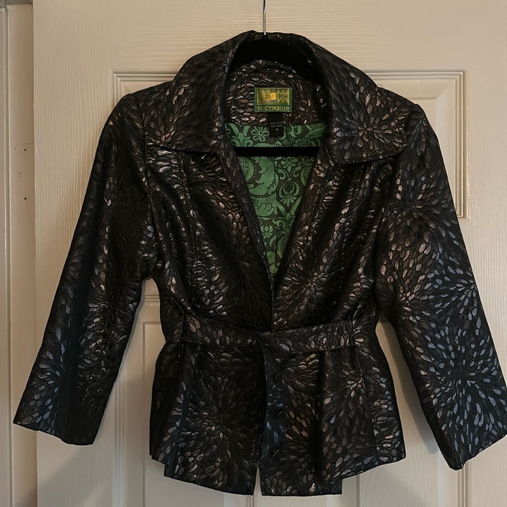 Chic, structured Tracy Porter jacket. Casual to dressy. Chrome and kelly green.